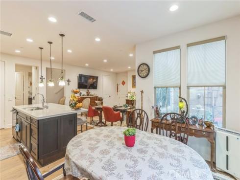 134 Halo , Irvine, CA