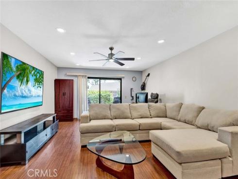 326 Tangelo 323 , Irvine, CA