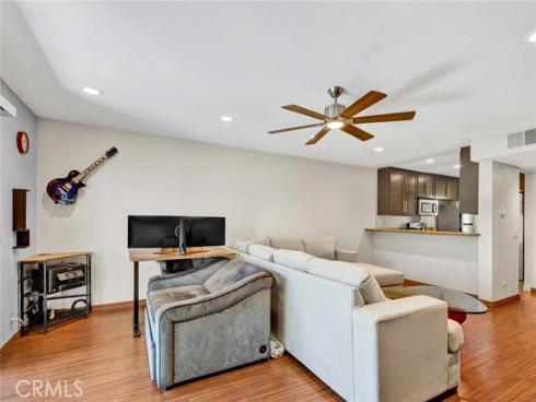 326 Tangelo 323 , Irvine, CA