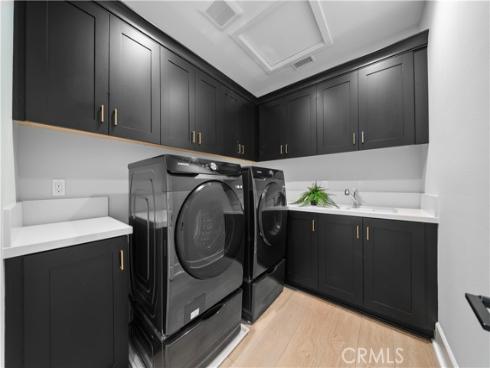 271 Merit , Irvine, CA