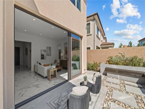 106 villa ridge , Irvine, CA