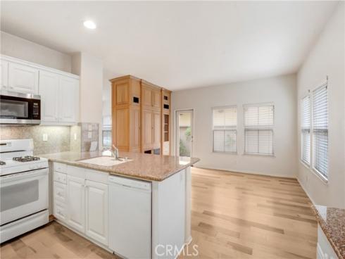 5 Chinaberry , Irvine, CA