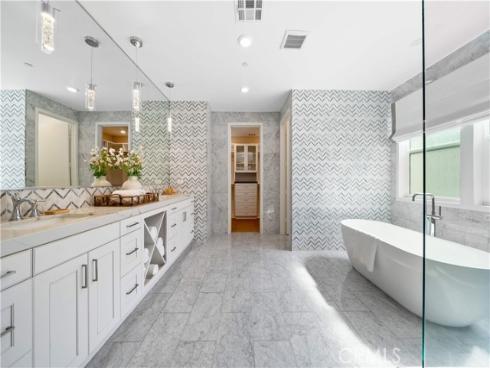 100  Bellatrix  , Irvine, CA