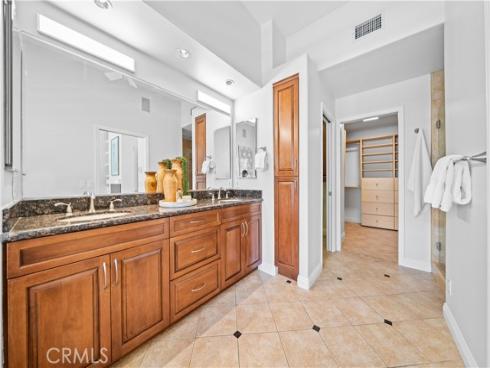 26 Lakefront 76 , Irvine, CA