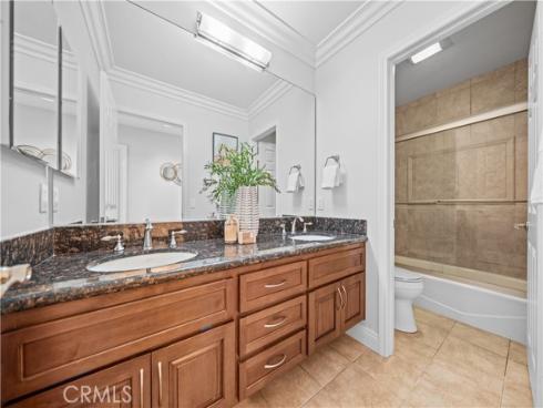 26 Lakefront 76 , Irvine, CA