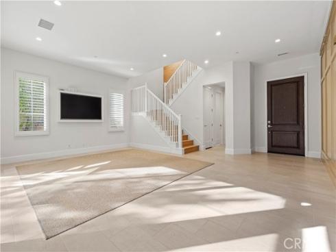 111 Vigna , Irvine, CA