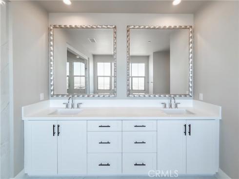 127  Oakstone  , Irvine, CA