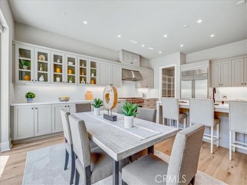 100 Bozeman , Irvine, CA