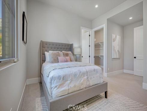 100 Bozeman , Irvine, CA