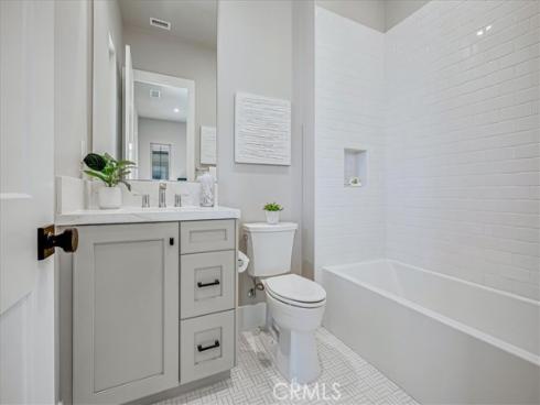 100 Bozeman , Irvine, CA