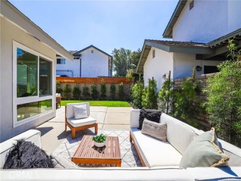 25 Almond Tree Lane, Irvine, CA