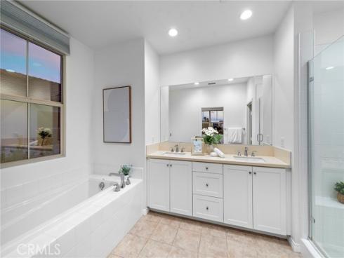 111 Henson , Irvine, CA