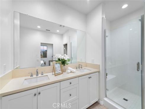 111 Henson , Irvine, CA