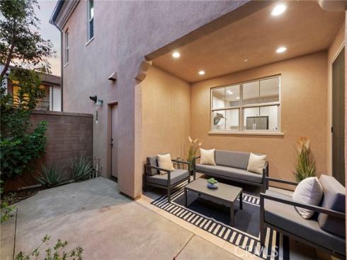 111 Henson , Irvine, CA