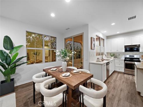 111 Henson , Irvine, CA