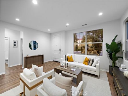 111 Henson , Irvine, CA