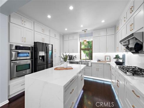 21 Fanpalm , Irvine, CA