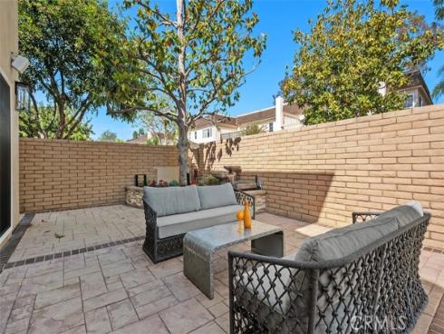 64 Mann Street, Irvine, CA