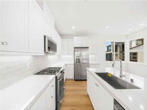 470 Lobata , Irvine, CA