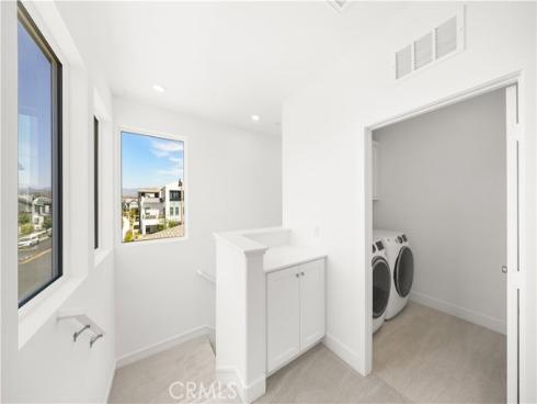 470 Lobata , Irvine, CA