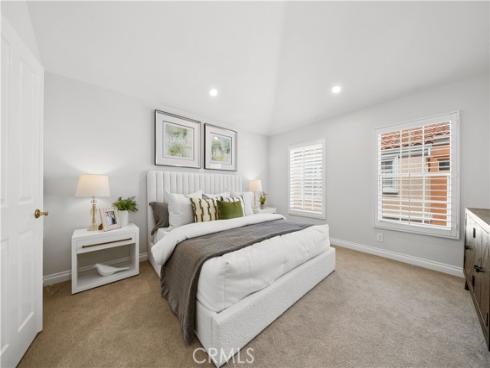 4 Crivelli Aisle , Irvine, CA