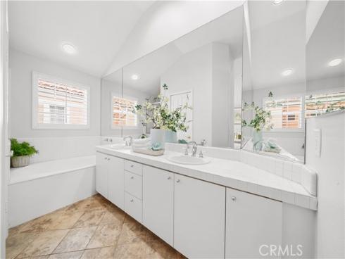 4 Crivelli Aisle , Irvine, CA