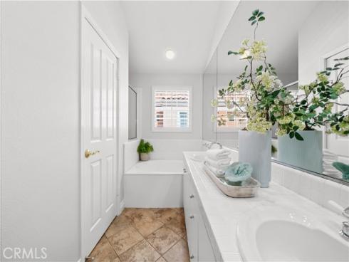 4 Crivelli Aisle , Irvine, CA