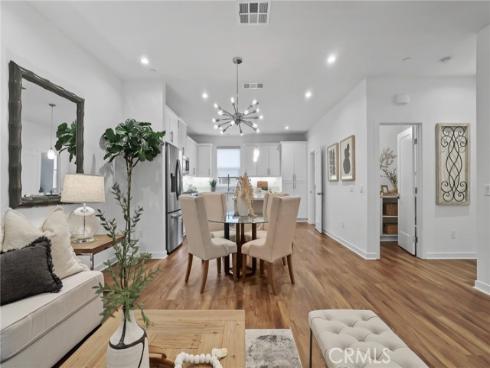 2206 Synergy , Irvine, CA