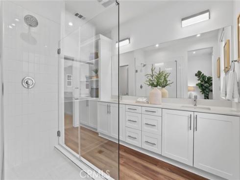 2206 Synergy , Irvine, CA