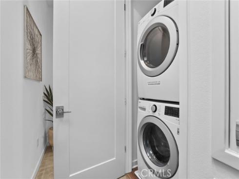 2206 Synergy , Irvine, CA