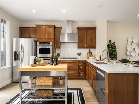 61 Wonderland , Irvine, CA