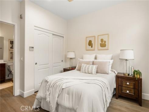 61 Wonderland , Irvine, CA