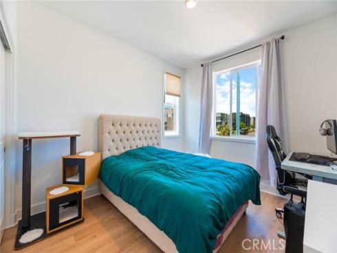 188 Merit , Irvine, CA