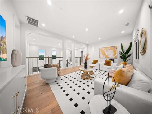 100 Headwaters , Irvine, CA