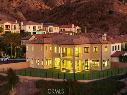 100 Headwaters , Irvine, CA