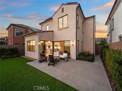 103 Winnett , Irvine, CA