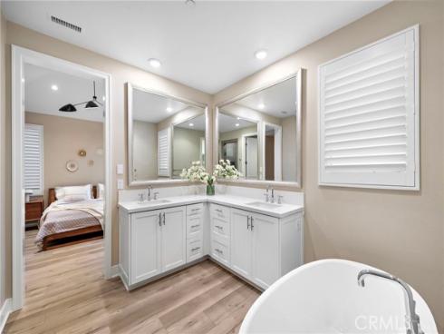 103 Winnett , Irvine, CA