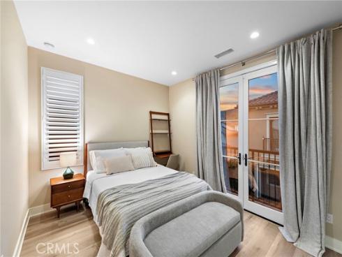 103 Winnett , Irvine, CA