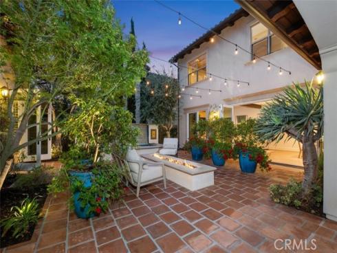 64  Clifford  , Irvine, CA