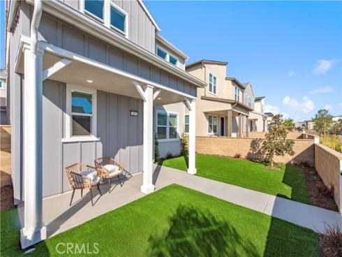 317  Sora  , Irvine, CA