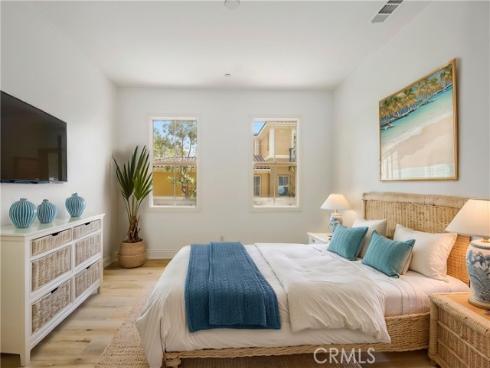 211 Groveland , Irvine, CA