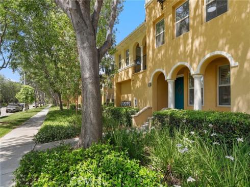 211 Groveland , Irvine, CA