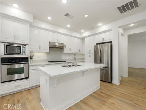 211 Groveland , Irvine, CA