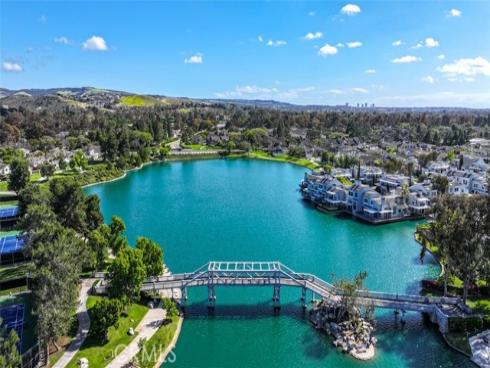 111 Greenfield 116 , Irvine, CA