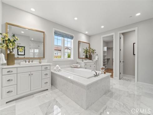 208 Radial , Irvine, CA