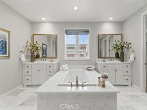 208 Radial , Irvine, CA