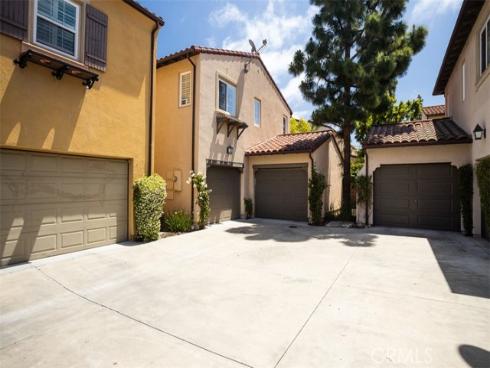 86 Canyoncrest , Irvine, CA