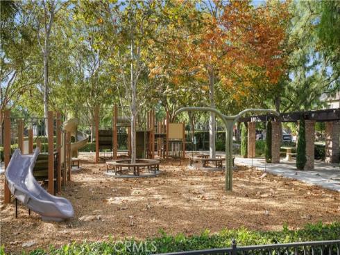 111 Chantilly , Irvine, CA