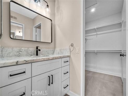 401 Deerfield 84 Avenue, Irvine, CA