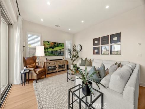 109 Fairgreen , Irvine, CA